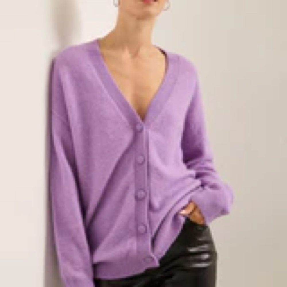 Tristan Lavender V‑Neck Button Front Cardigan